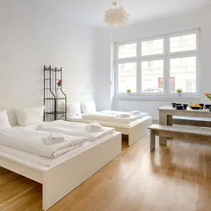 https://newton-appartement-mit-3-schlafzimmern.find-berlin-hotels.com